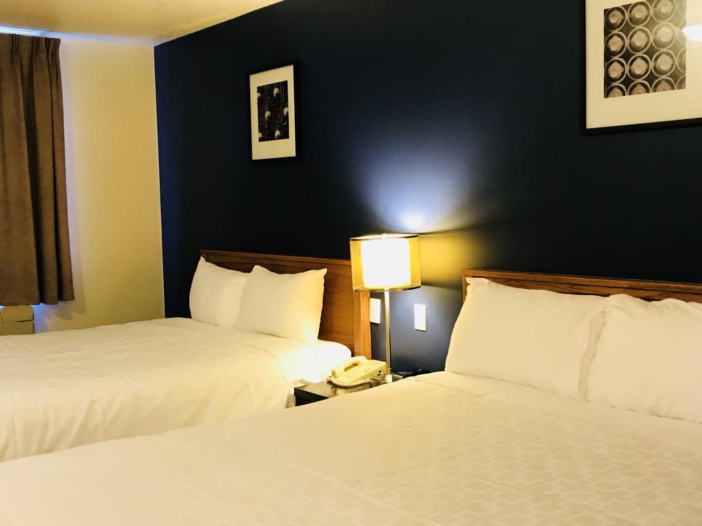 Empire Inn & Suites Penhold 외부 사진