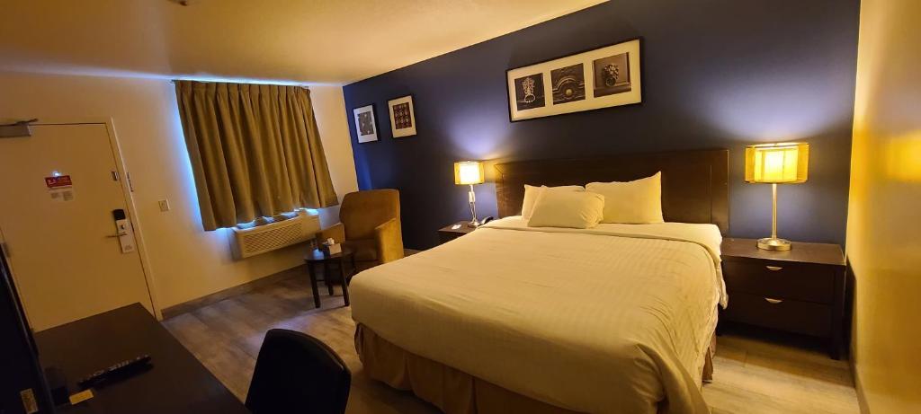 Empire Inn & Suites Penhold 외부 사진