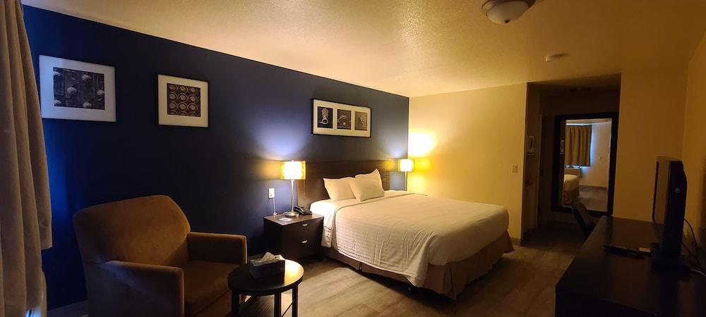 Empire Inn & Suites Penhold 외부 사진