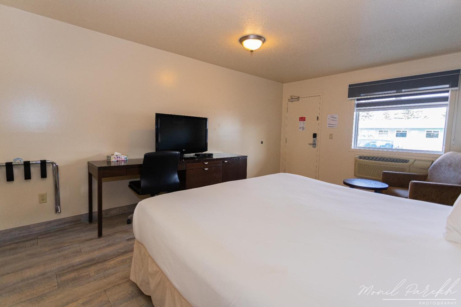 Empire Inn & Suites Penhold 외부 사진