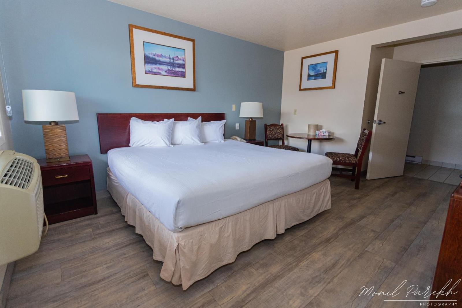 Empire Inn & Suites Penhold 외부 사진