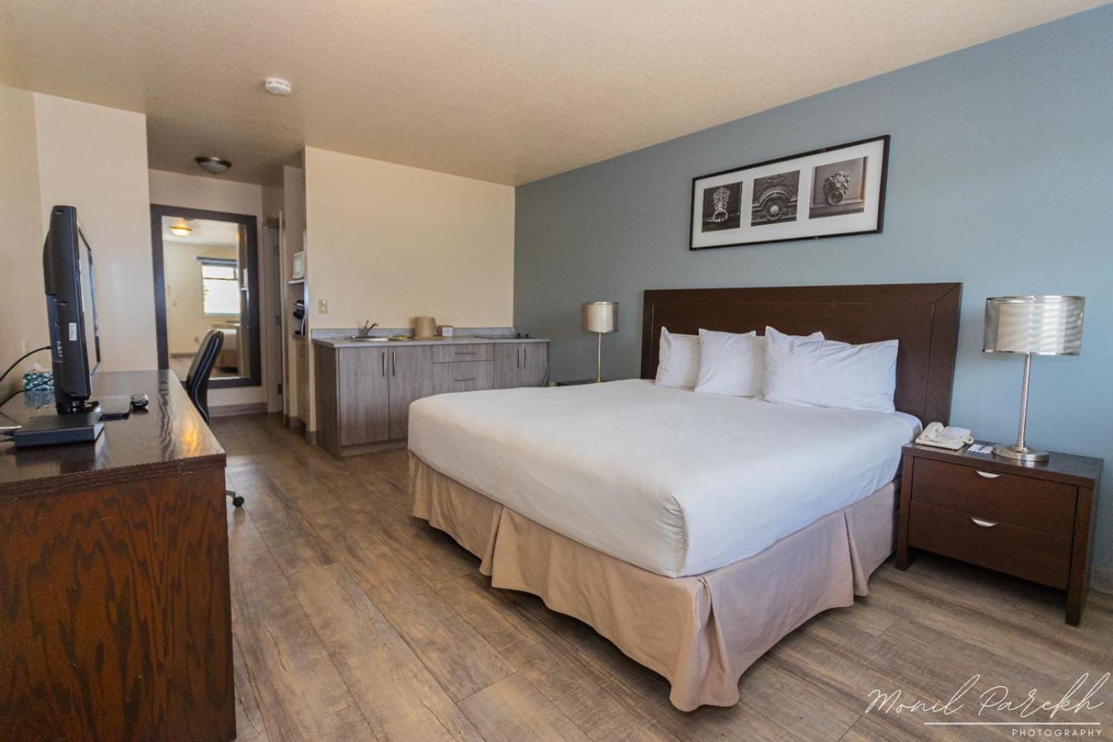 Empire Inn & Suites Penhold 외부 사진