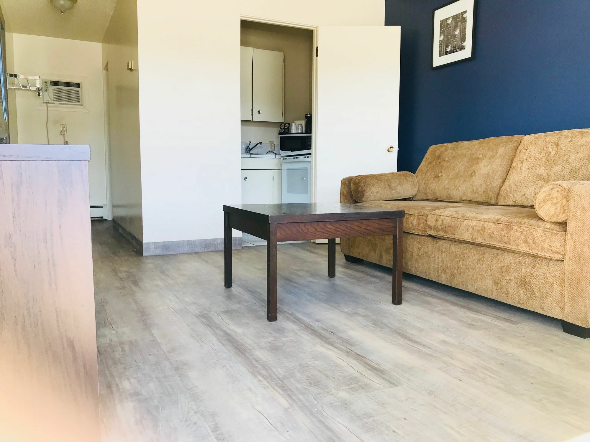 Empire Inn & Suites Penhold 외부 사진