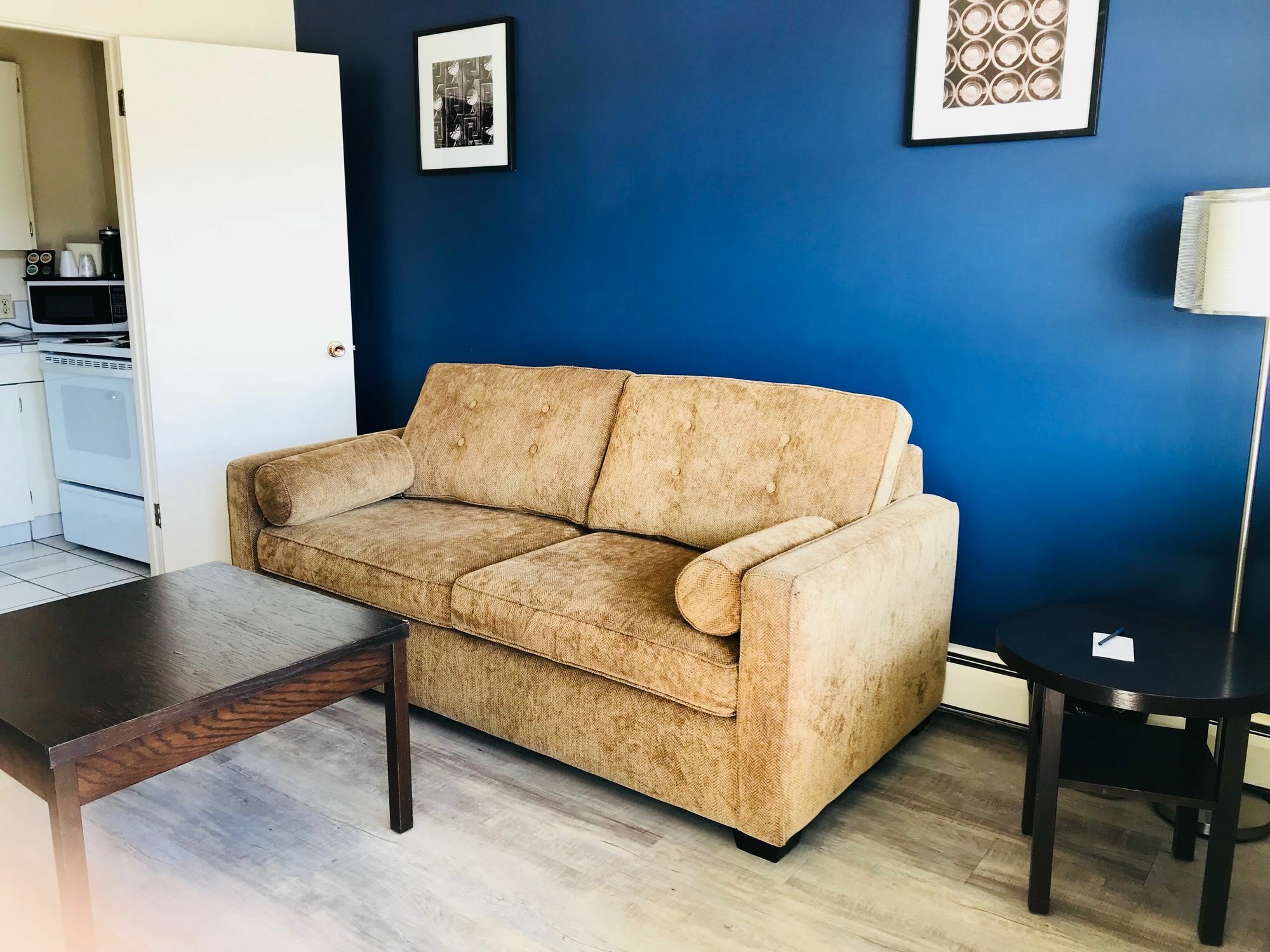 Empire Inn & Suites Penhold 외부 사진