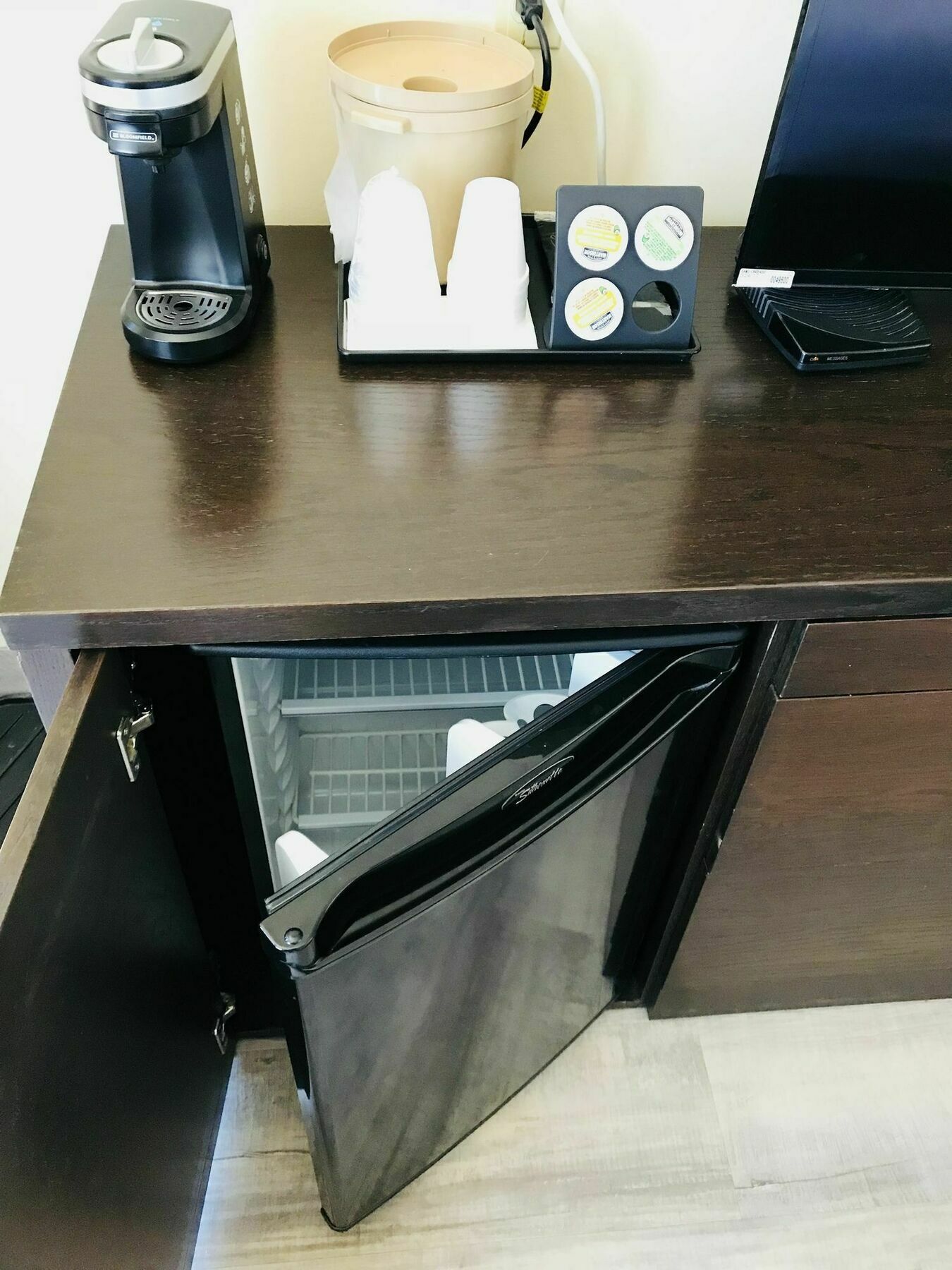 Empire Inn & Suites Penhold 외부 사진