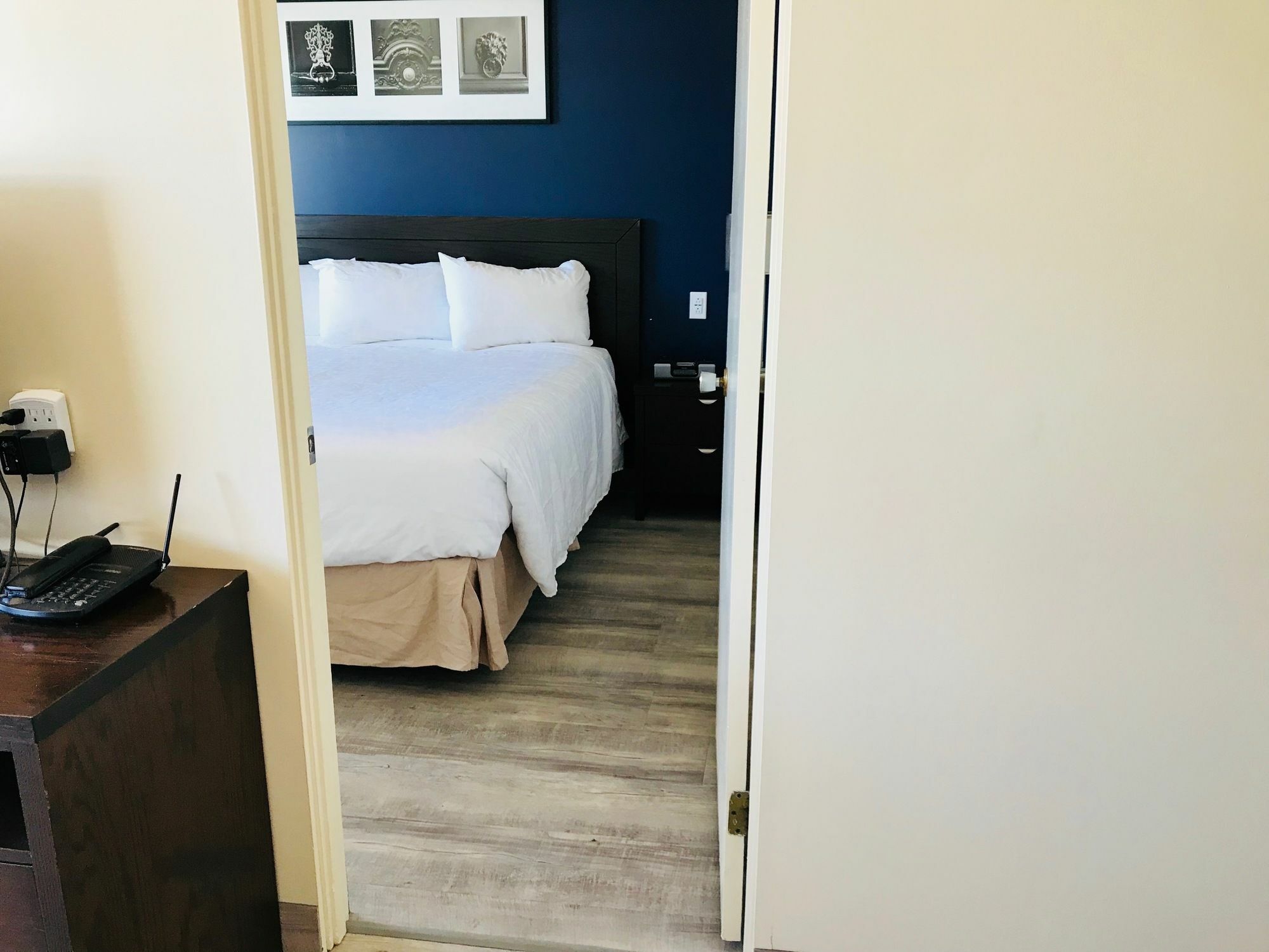 Empire Inn & Suites Penhold 외부 사진